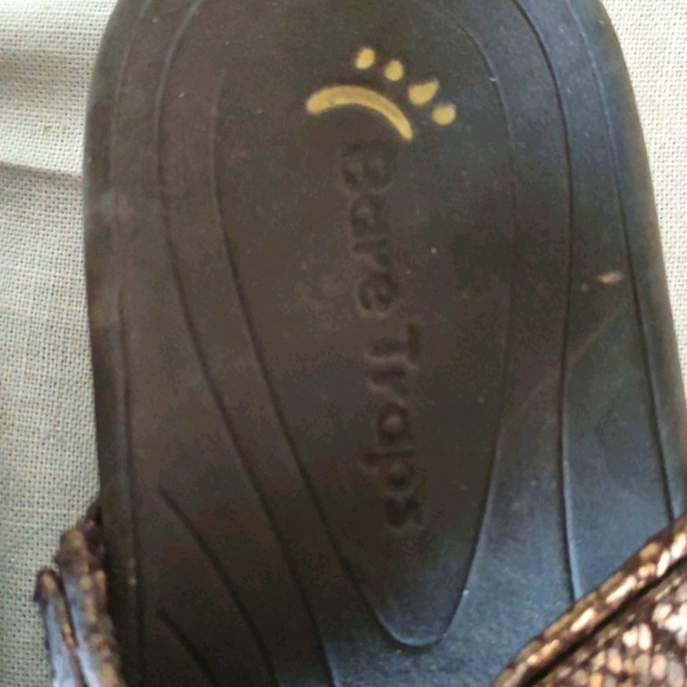 Sz 7 Bare Traps Copper Two-strap Sandal - Picture 6 of 7
